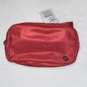 *NEW* Lululemon Everywhere Belt Bag - Pale Raspberry
